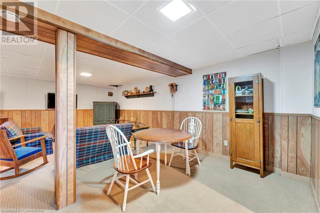 5255 Lakeshore Road 6