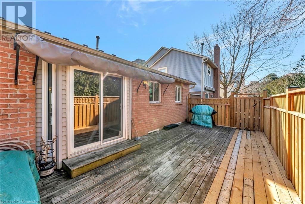 5255 Lakeshore Road 6