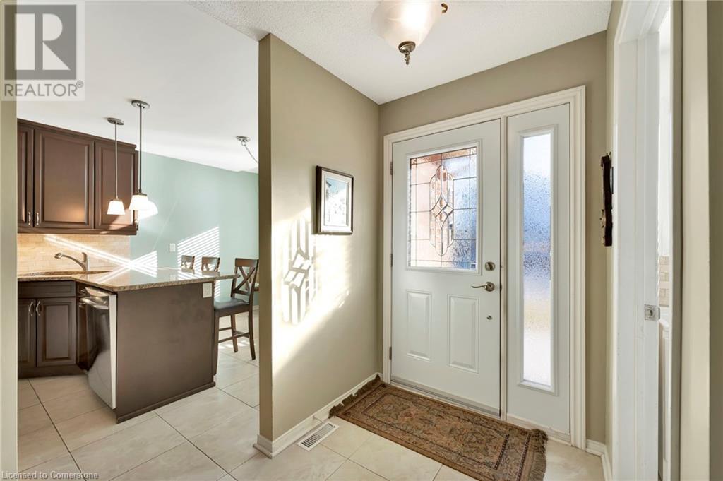 5255 Lakeshore Road 6