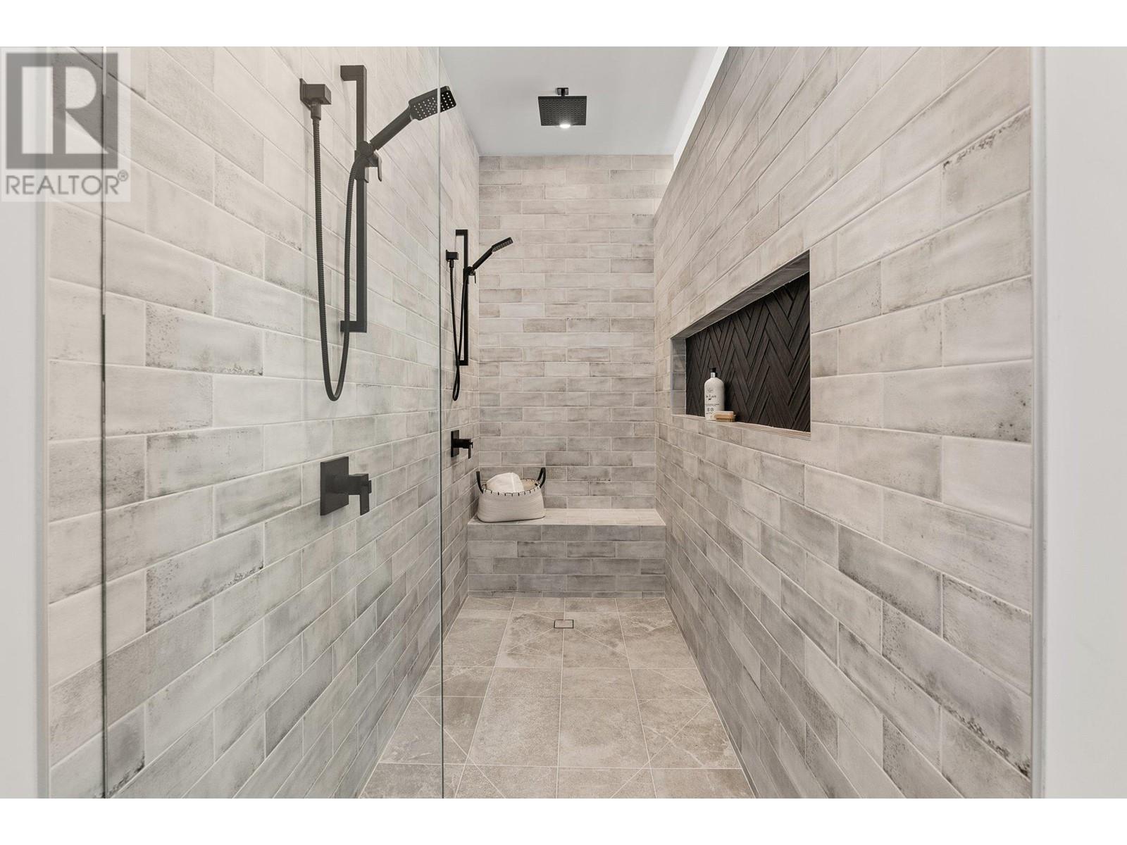 Property at 901 Melrose Street image 2