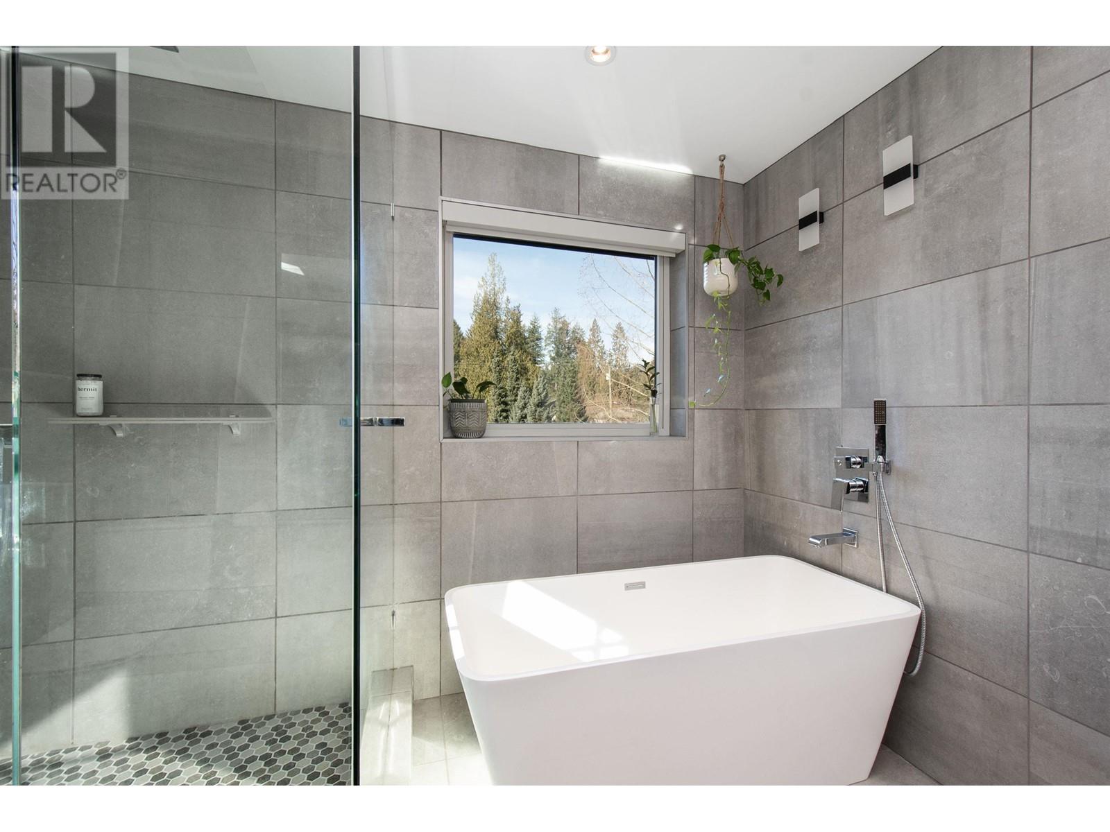 2725 Lyndene Road, North Vancouver, British Columbia  V7R 1E2 - Photo 26 - R2972787