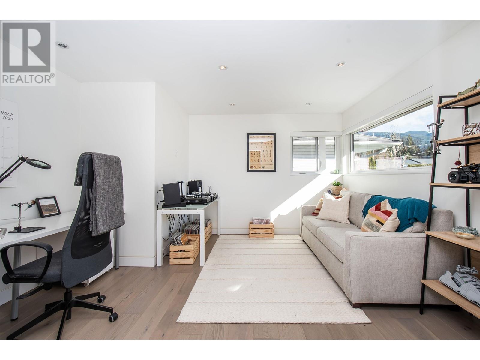 2725 Lyndene Road, North Vancouver, British Columbia  V7R 1E2 - Photo 29 - R2972787