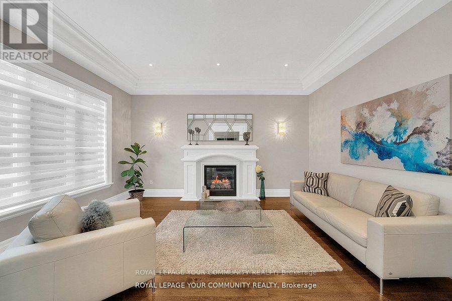 76 Elm Grove Avenue, Richmond Hill, Ontario  L4E 2W8 - Photo 11 - N12032745