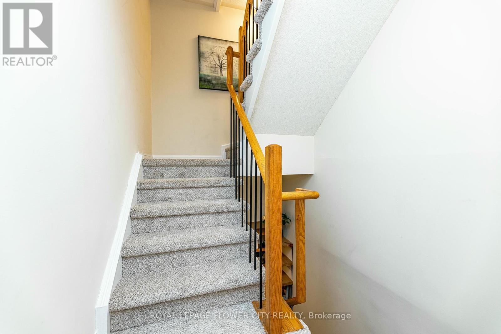 Property at 14 - 11 NIAGARA STREET image 2