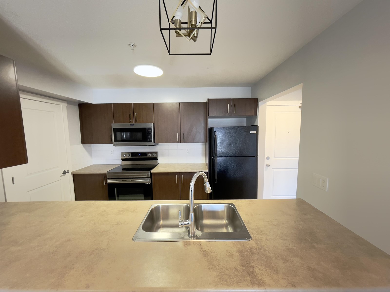 Property at 301 45567 YALE ROAD image 3