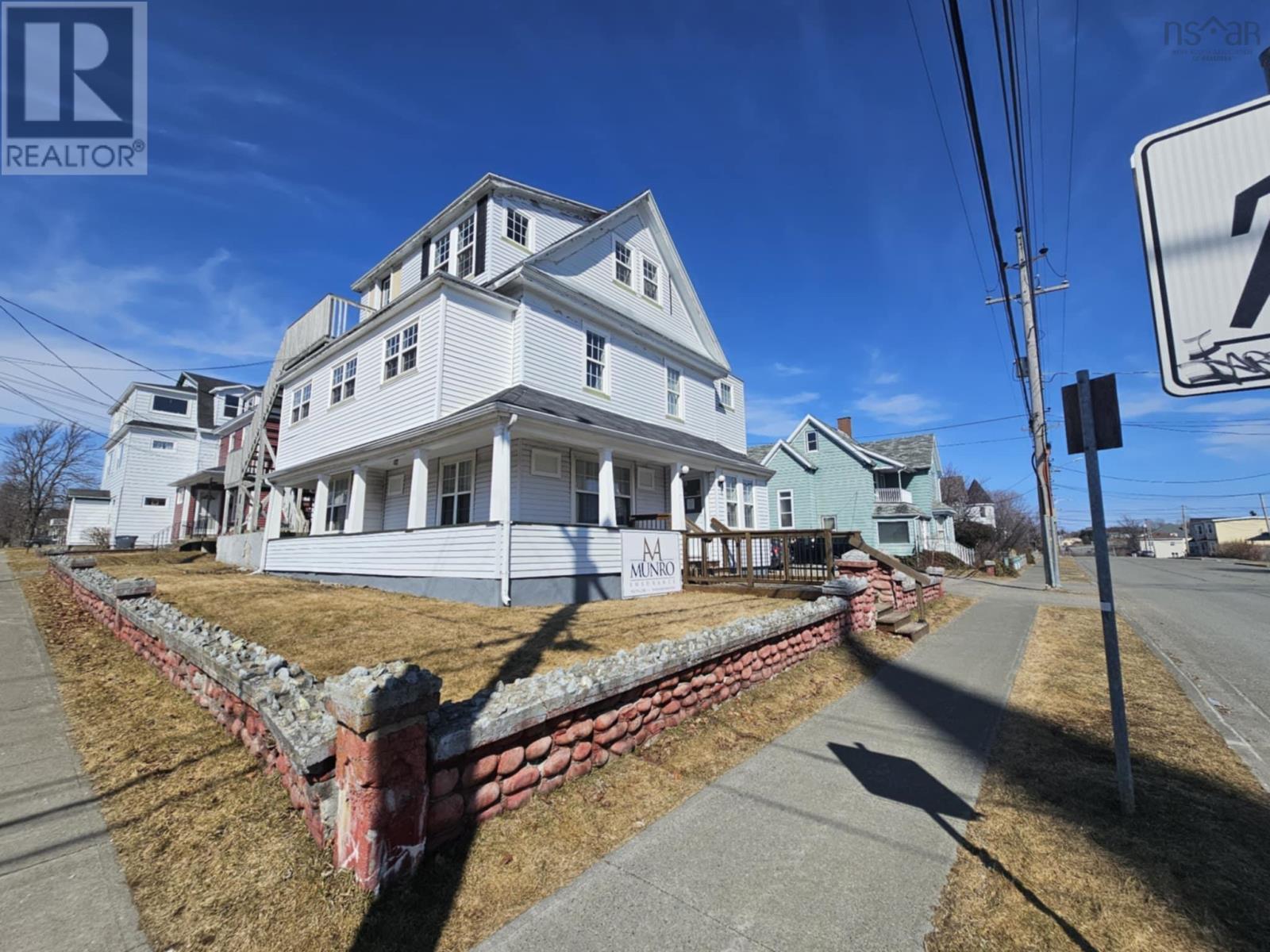 92 Pierce Street, north sydney, Nova Scotia