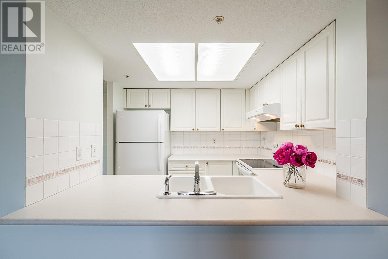 Listing Picture 5 of 25 : 304 6080 MINORU BOULEVARD, Richmond / 烈治文 - 魯藝地產 Yvonne Lu Group - MLS Medallion Club Member