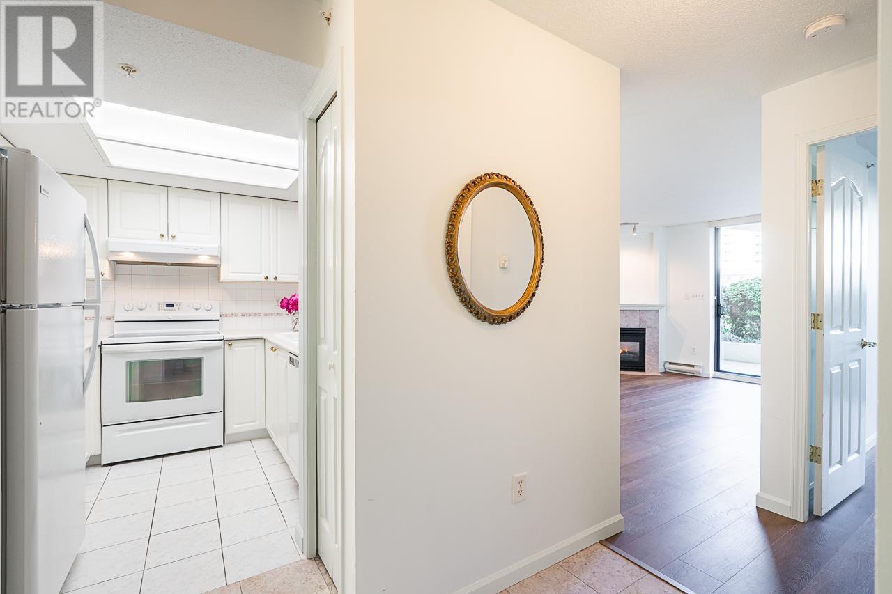 Listing Picture 3 of 25 : 304 6080 MINORU BOULEVARD, Richmond / 烈治文 - 魯藝地產 Yvonne Lu Group - MLS Medallion Club Member