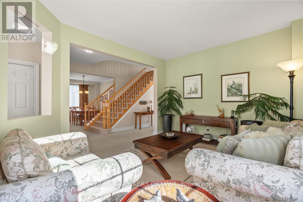Property at 7 KNOTWOOD COURT image 5