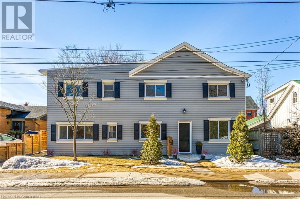 Property at 92 PEARL Street S image 1