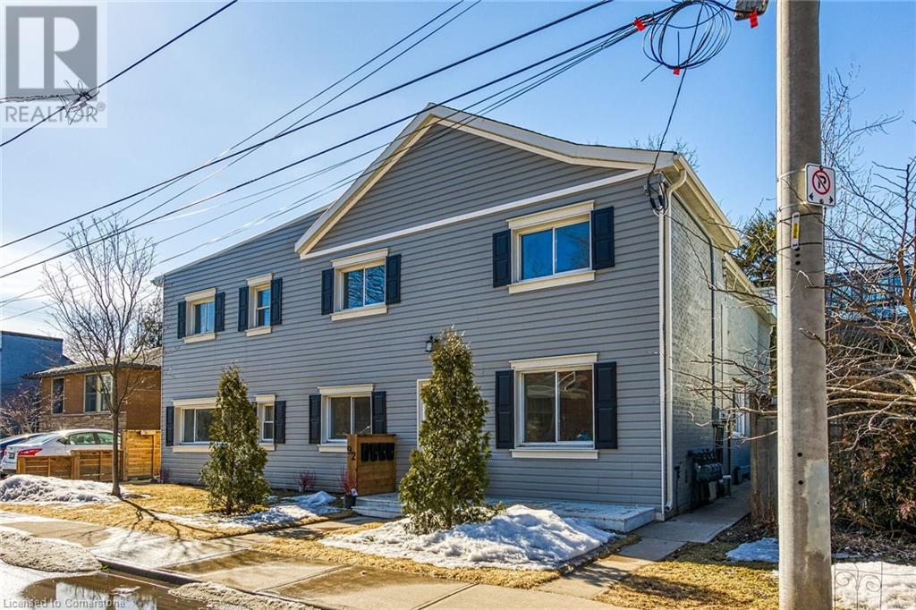 Property at 92 PEARL Street S image 3