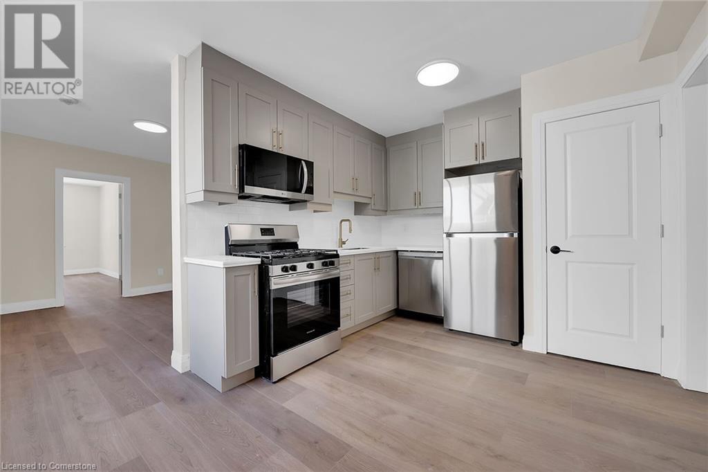 Property at 92 PEARL Street S image 5