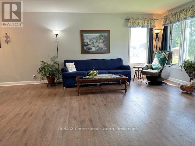 364 Bell Street, Pembroke, Ontario  K8A 2K4 - Photo 2 - X12032747