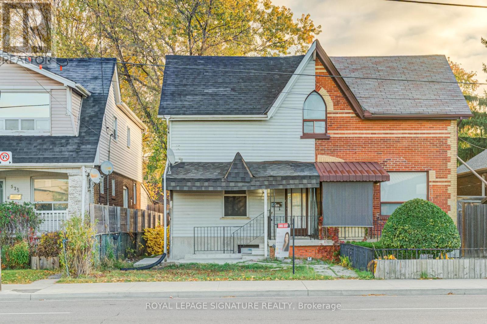 Property at 533 VICTORIA PK AVENUE image 2