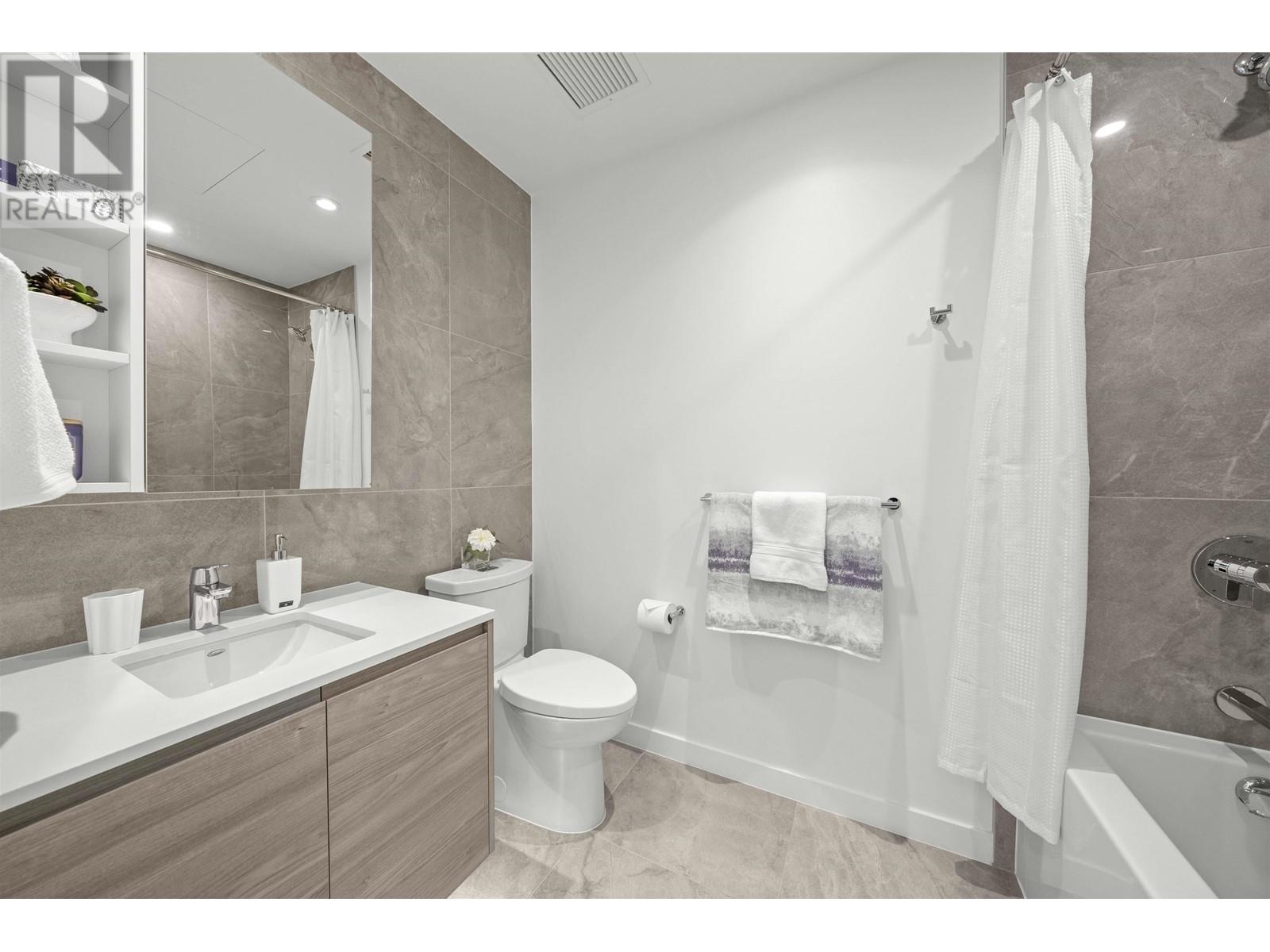 1905 660 Quayside Drive, New Westminster, British Columbia  V3M 0P1 - Photo 18 - R2979544