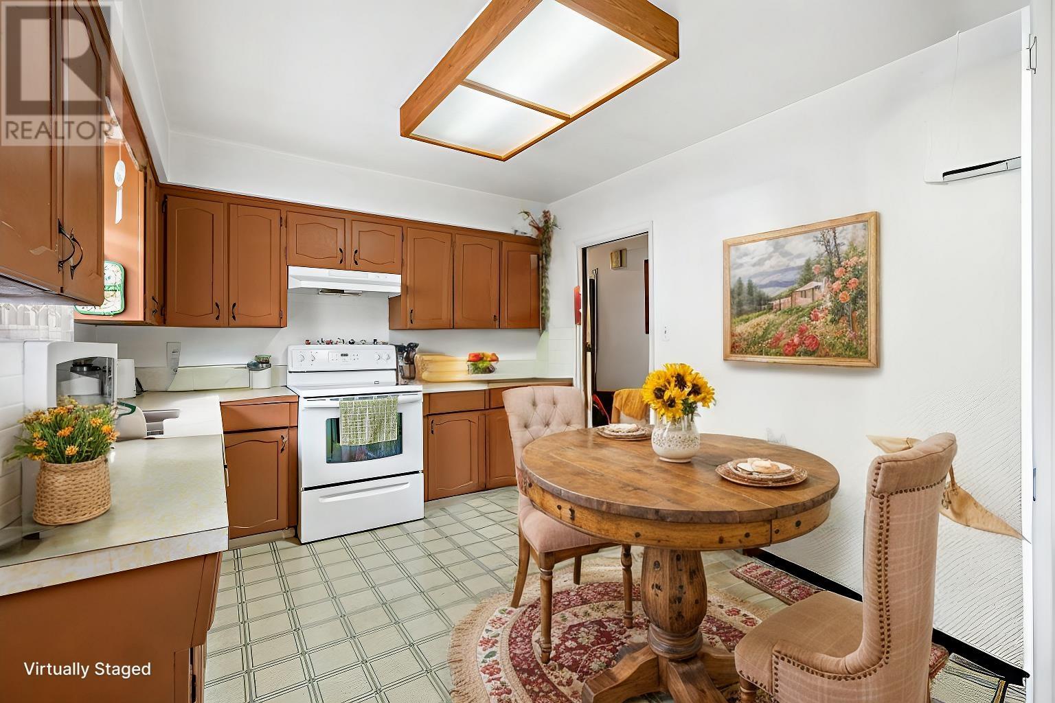 Property at 2125 BOULEVARD CRESCENT image 3