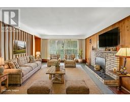 2125 BOULEVARD CRESCENT, North Vancouver, British Columbia