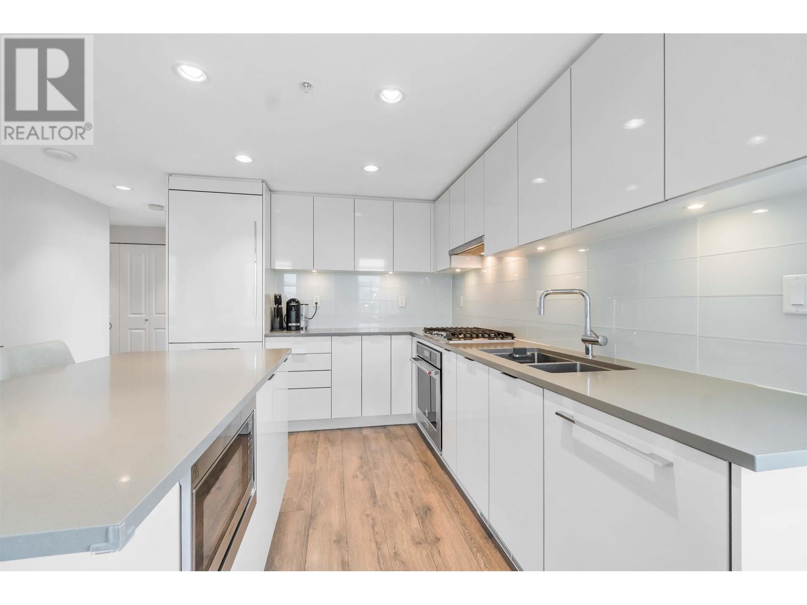 2206 2388 MADISON AVENUE, burnaby, British Columbia