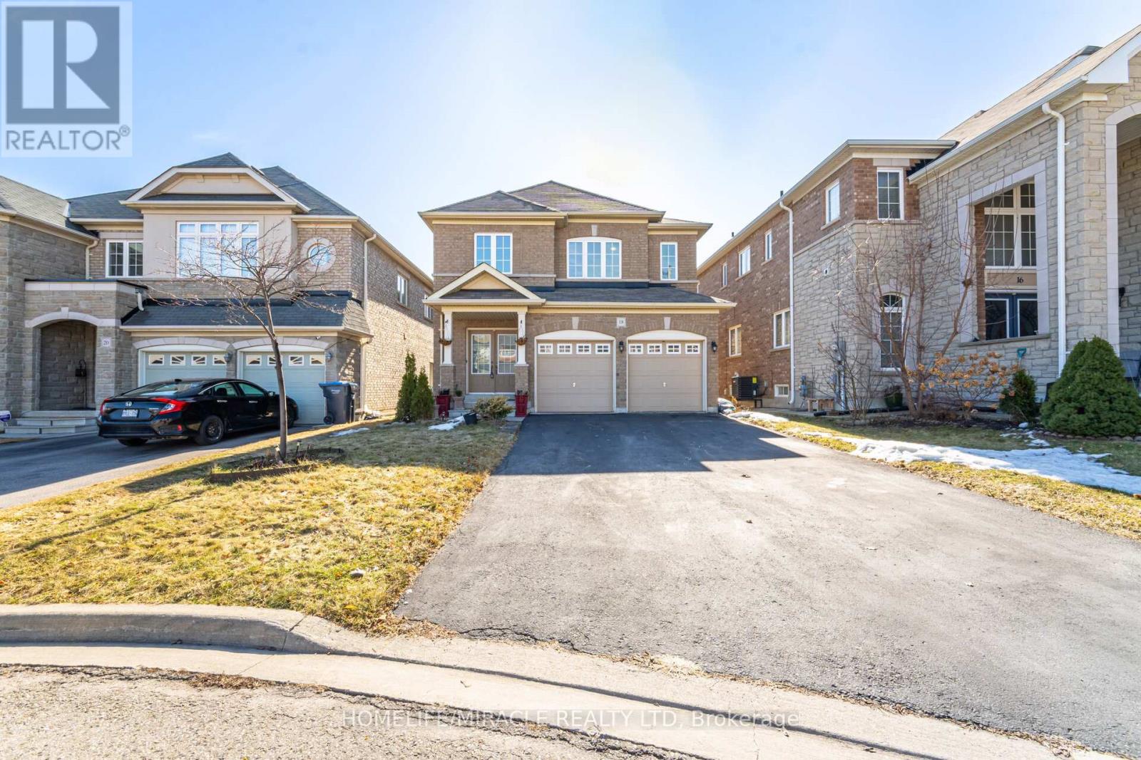 Property at 18 TEMPLETON COURT image 2