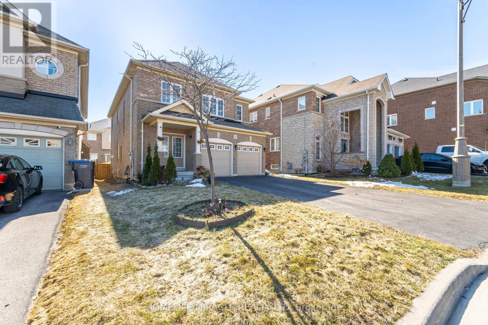 Property at 18 TEMPLETON COURT image 4