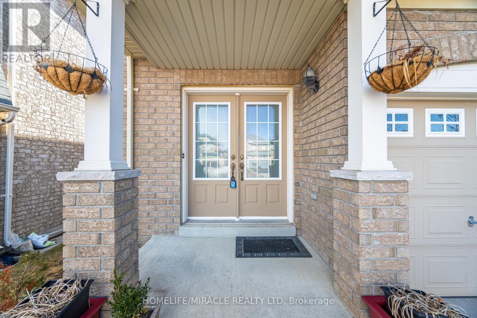 Property at 18 TEMPLETON COURT image 5