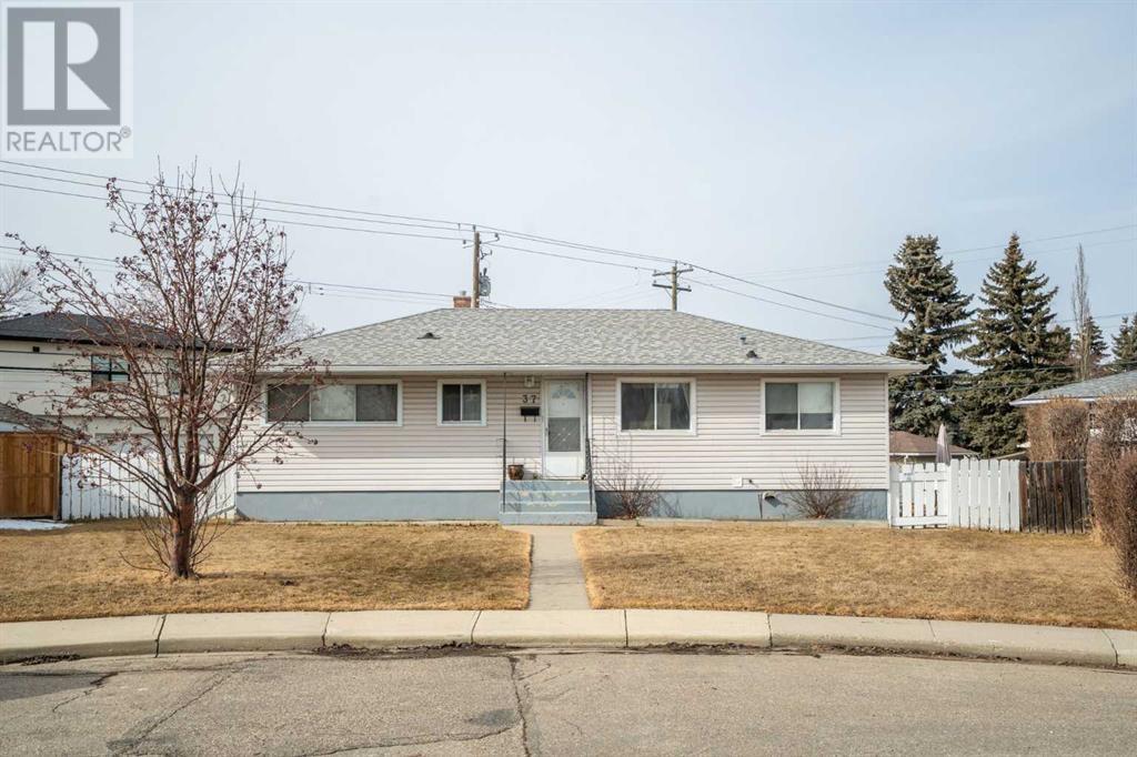 37 Montrose Crescent Ne, Calgary, Alberta  T2E 5N8 - Photo 1 - A2199348