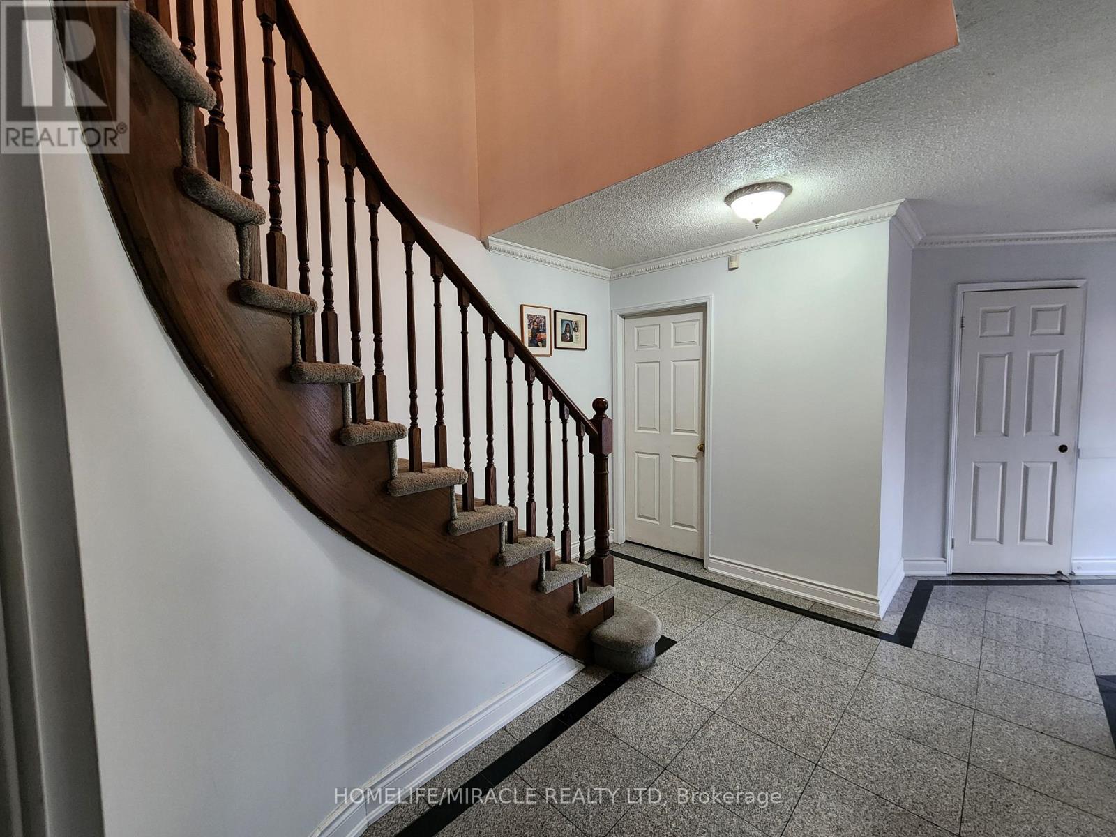 Property at 30 NILES COURT image 4