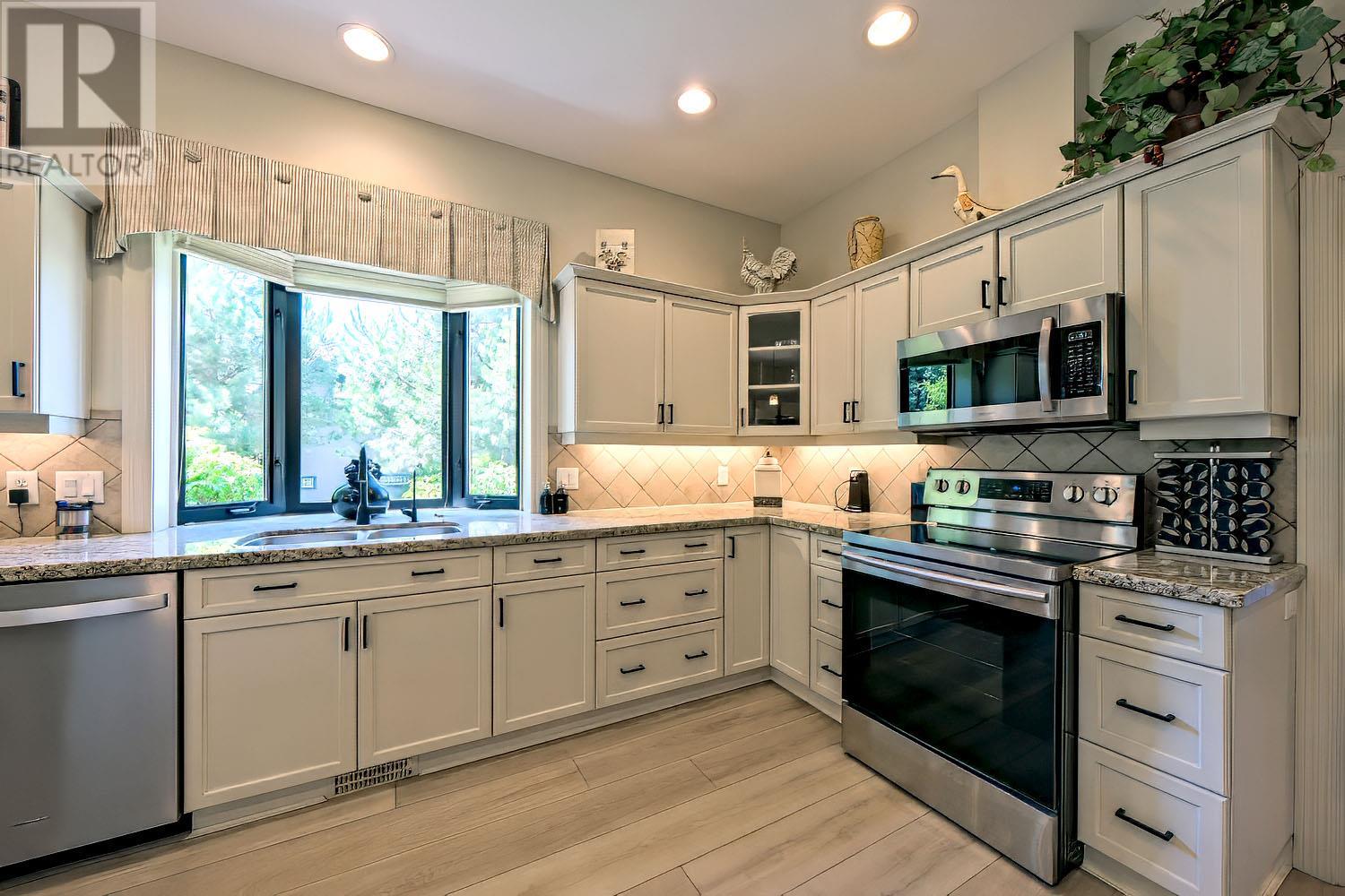 Property at 4100 Gallaghers Parkland Drive Unit# 18 image 3