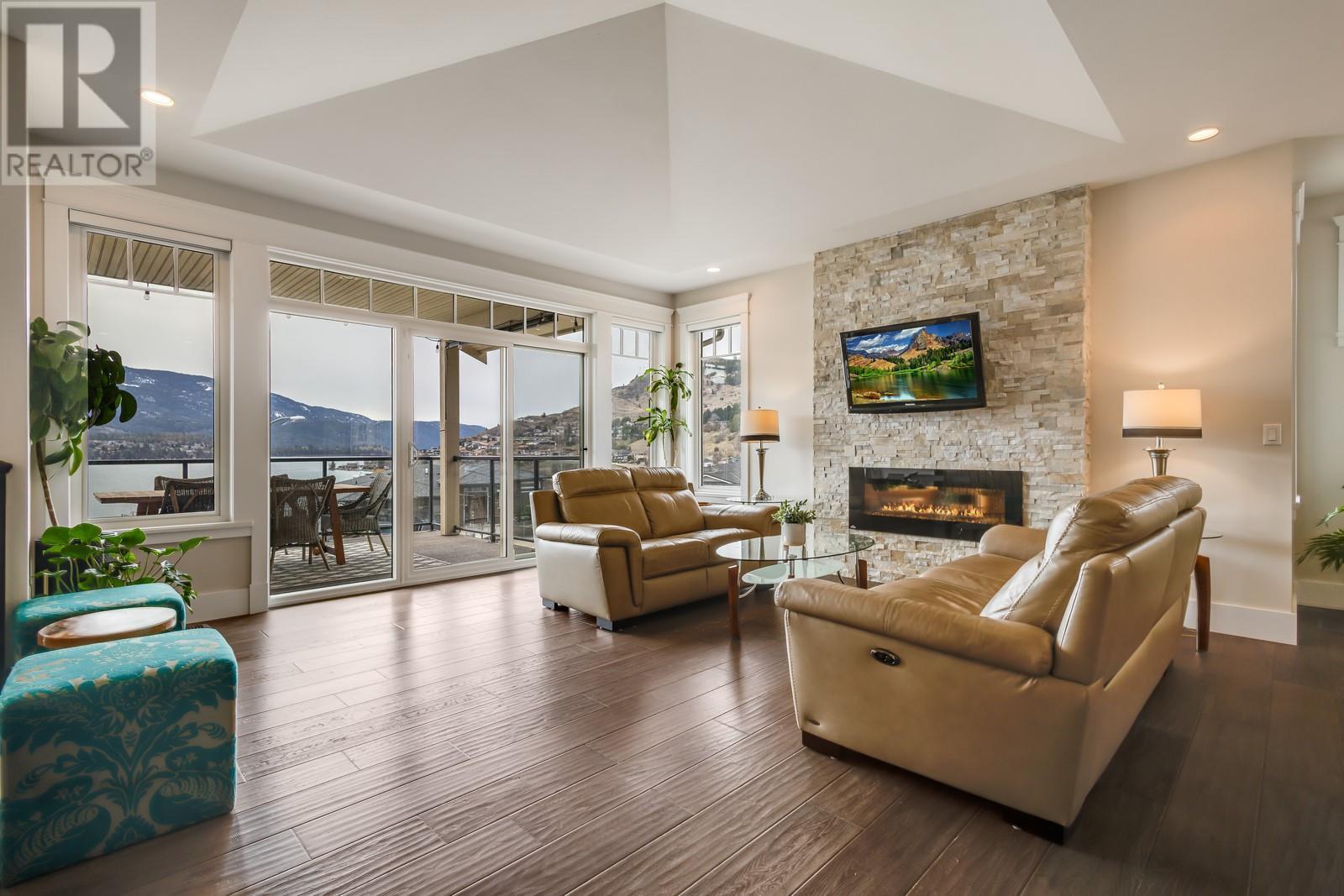 Property at 7229 Edgewater Place image 3