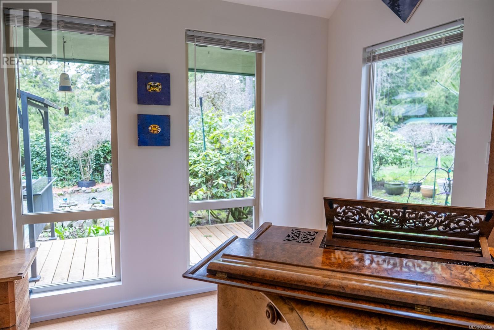 3780 Privateers Rd, Pender Island, British Columbia  V0N 2M2 - Photo 15 - 992360