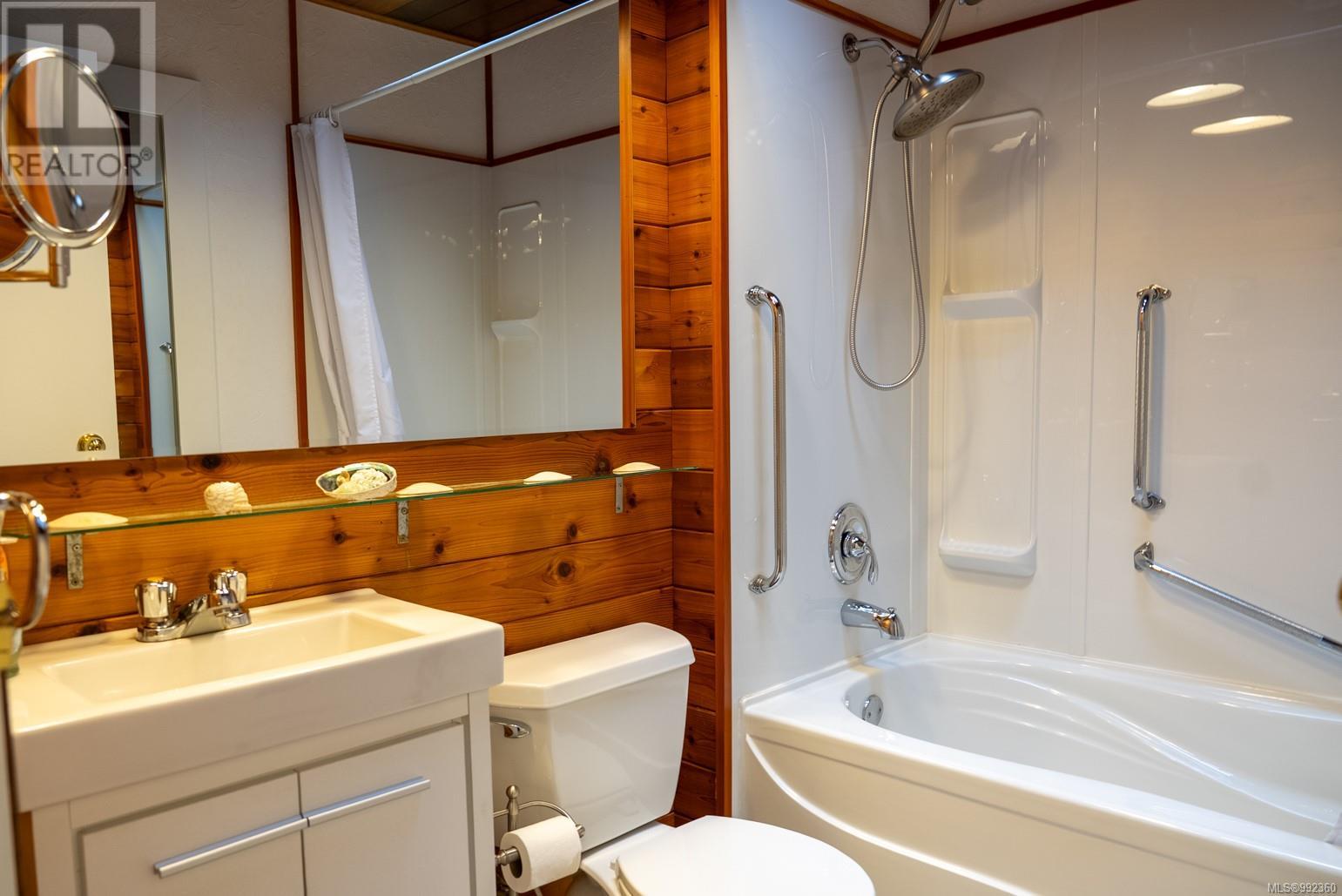 3780 Privateers Rd, Pender Island, British Columbia  V0N 2M2 - Photo 20 - 992360