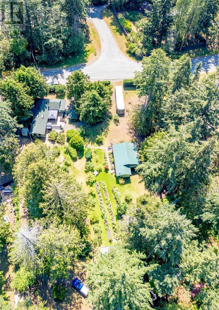 3780 Privateers Rd, Pender Island, British Columbia  V0N 2M2 - Photo 59 - 992360