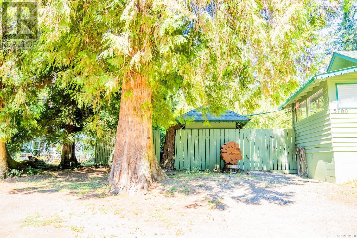 3780 Privateers Rd, Pender Island, British Columbia  V0N 2M2 - Photo 84 - 992360