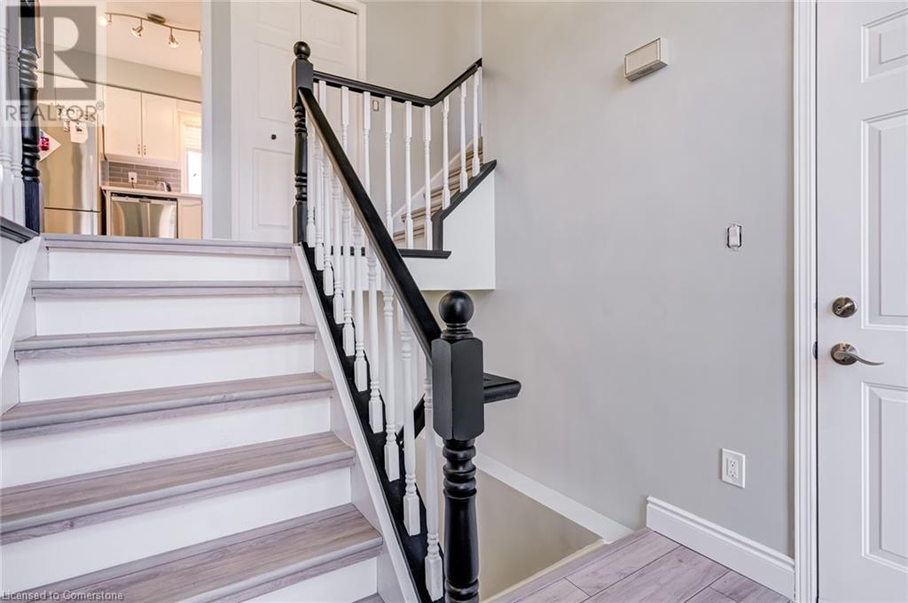 Property at 11 MAPLECREST Lane image 3