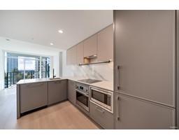 811 13725 GEORGE JUNCTION, Surrey, British Columbia