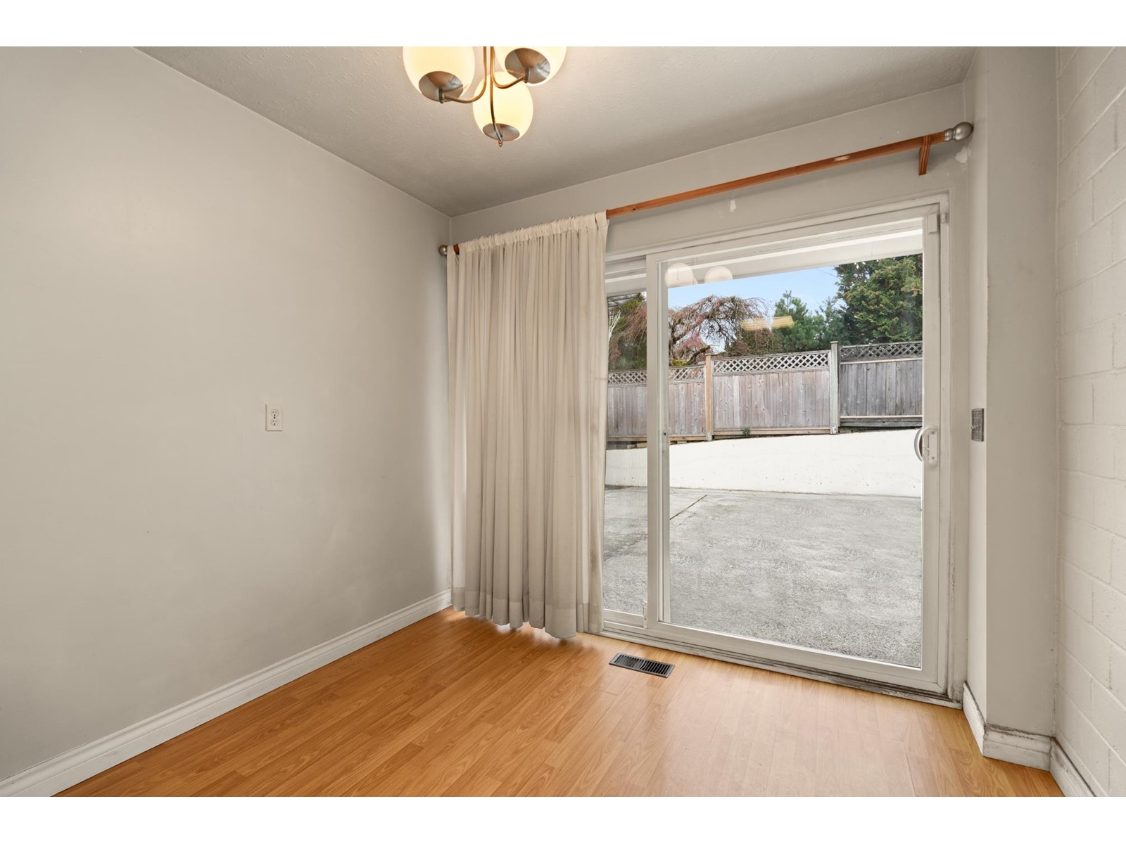 8857 Delvista Drive, Delta, British Columbia  V4C 4A7 - Photo 9 - R2979977