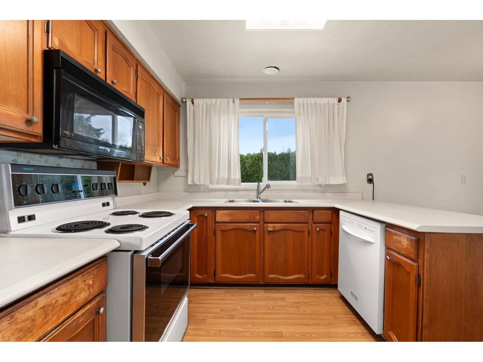 8857 Delvista Drive, Delta, British Columbia  V4C 4A7 - Photo 7 - R2979977