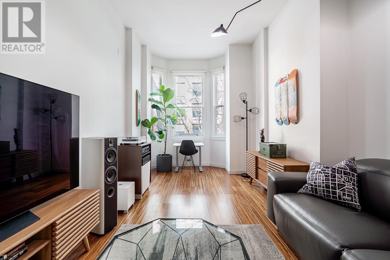 211 36 WATER STREET, Vancouver, British Columbia