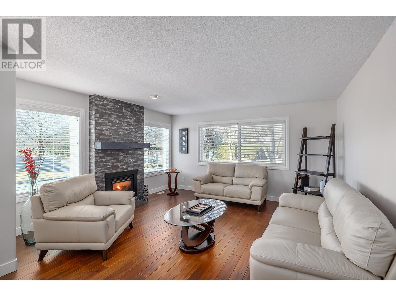 Property at 615 Glenmeadows Road Unit# 70 image 2