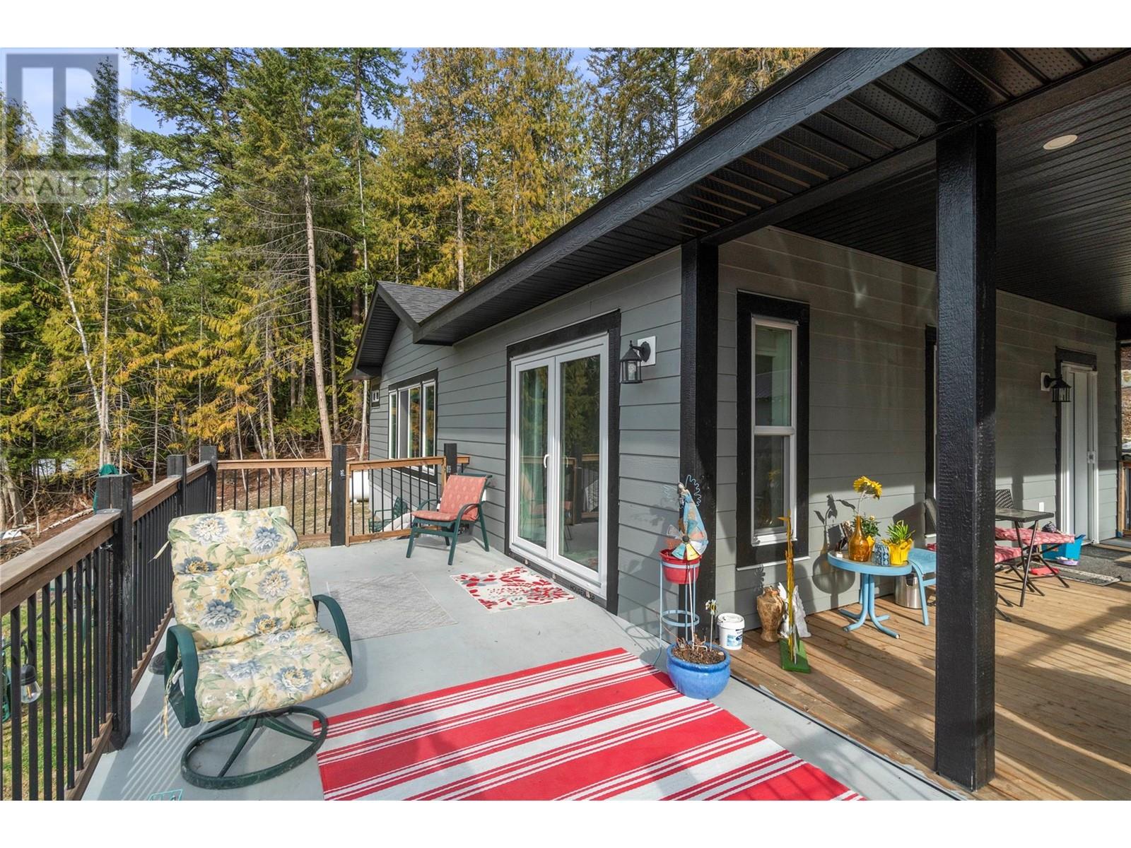 7551 Klondike Trail, Anglemont, British Columbia  V0E 1M8 - Photo 19 - 10340014