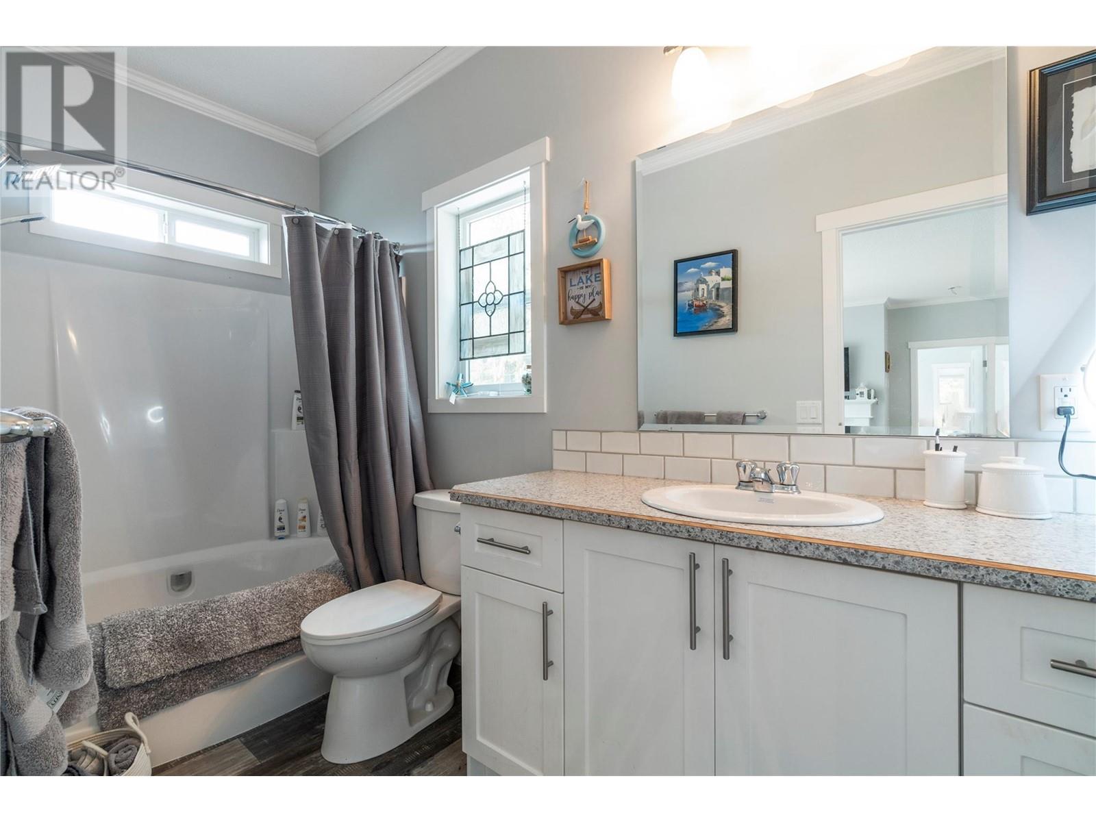 7551 Klondike Trail, Anglemont, British Columbia  V0E 1M8 - Photo 43 - 10340014