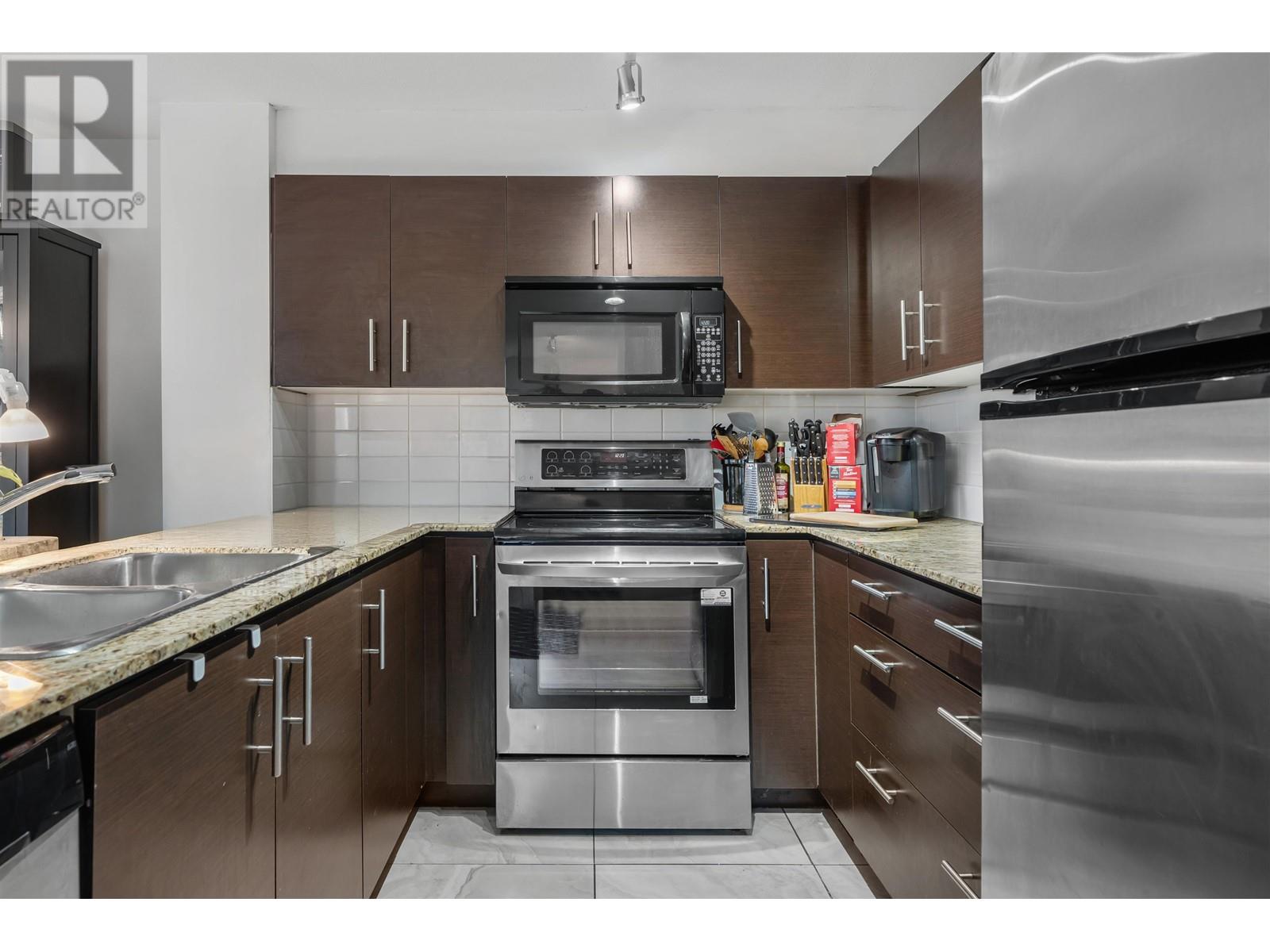 301 11667 Haney Bypass, Maple Ridge, British Columbia  V2X 8W9 - Photo 4 - R2954655