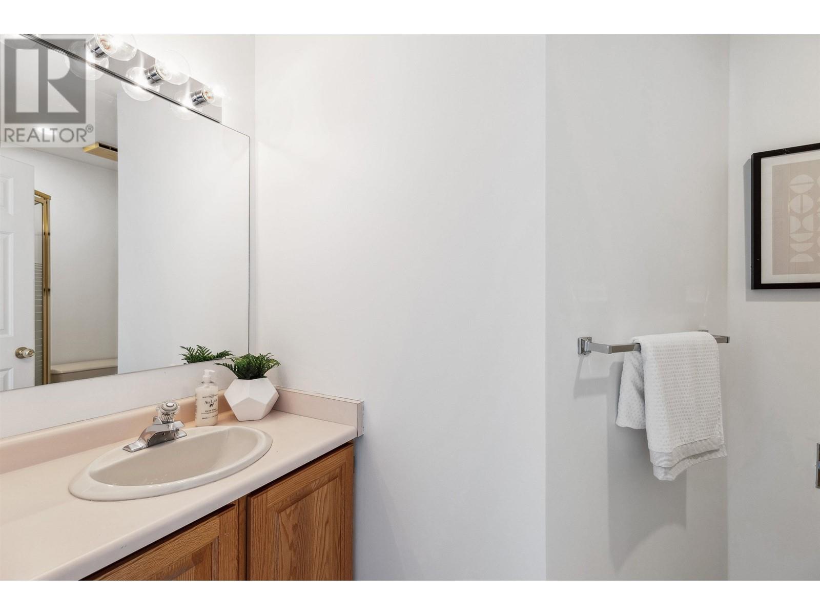 Listing Picture 25 of 40 : 9 5400 PATTERSON AVENUE, Burnaby / 本拿比 - 魯藝地產 Yvonne Lu Group - MLS Medallion Club Member