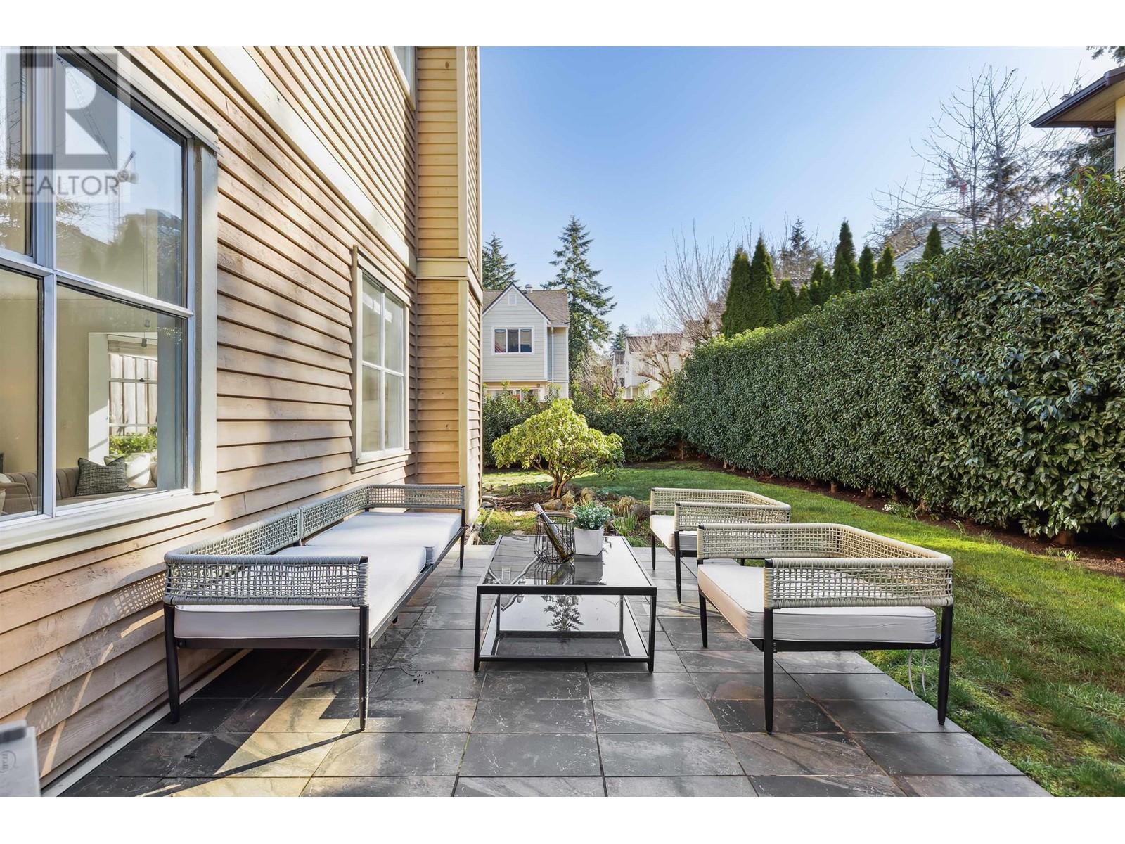 Listing Picture 34 of 40 : 9 5400 PATTERSON AVENUE, Burnaby / 本拿比 - 魯藝地產 Yvonne Lu Group - MLS Medallion Club Member