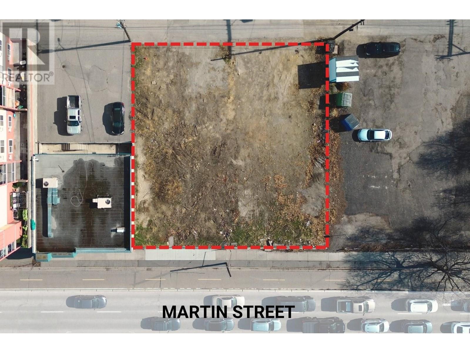 Property at 686 Martin Street image 2