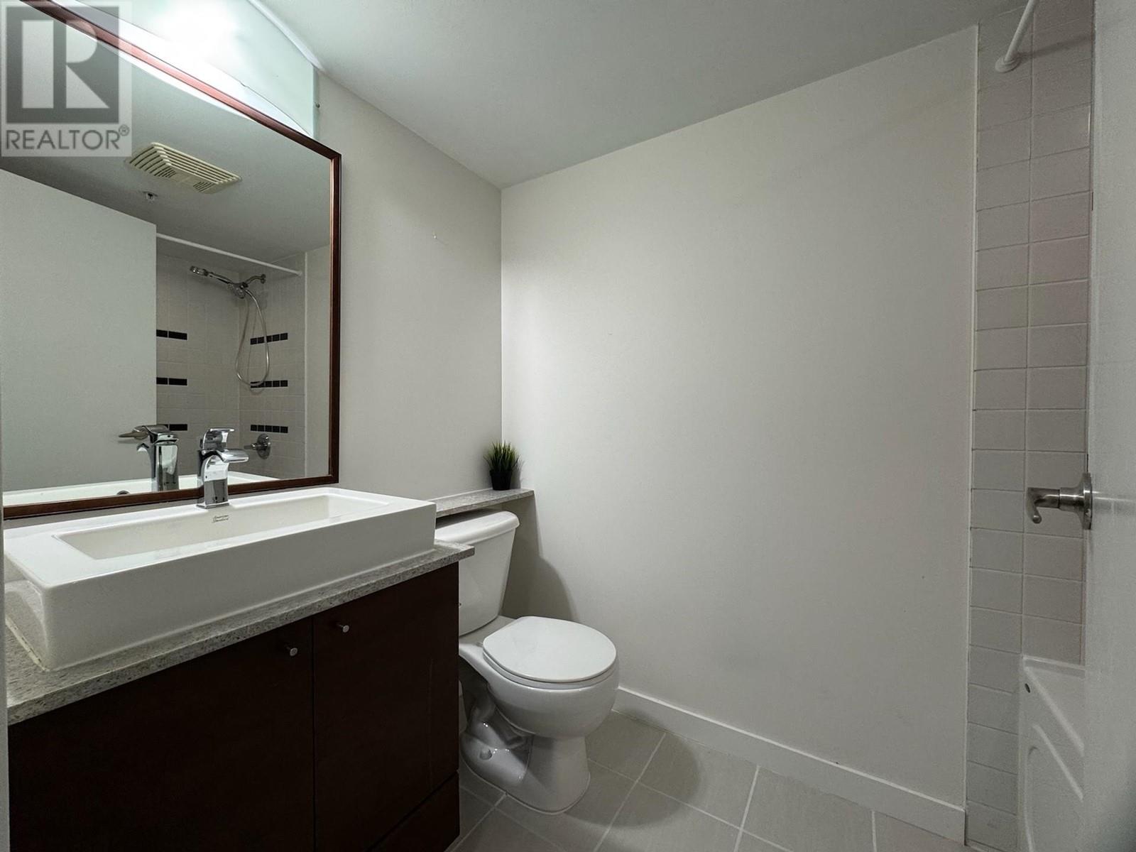 Listing Picture 14 of 20 : 1605 4118 DAWSON STREET, Burnaby / 本拿比 - 魯藝地產 Yvonne Lu Group - MLS Medallion Club Member