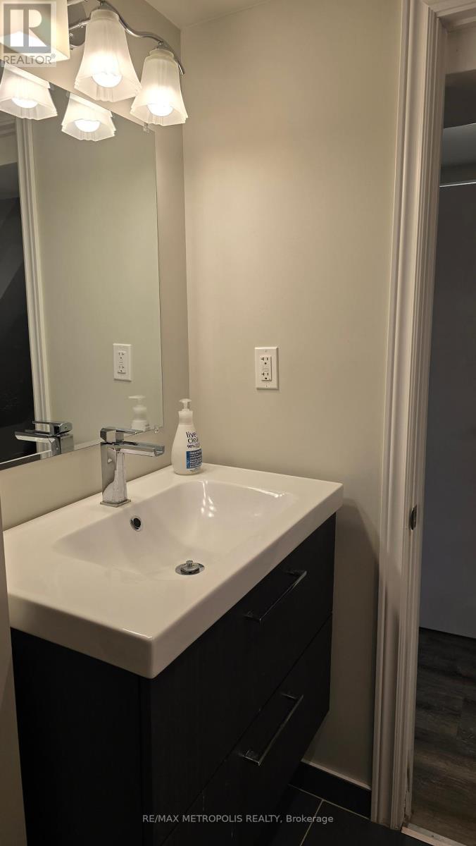 Bsmt - 32 Tower Drive, Toronto (Wexford-Maryvale), Ontario  M1R 3N9 - Photo 12 - E12033028