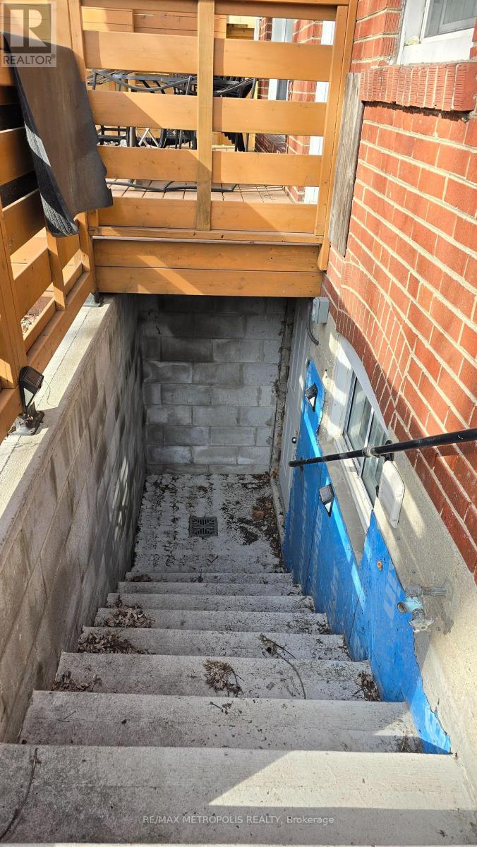 Bsmt - 32 Tower Drive, Toronto (Wexford-Maryvale), Ontario  M1R 3N9 - Photo 17 - E12033028