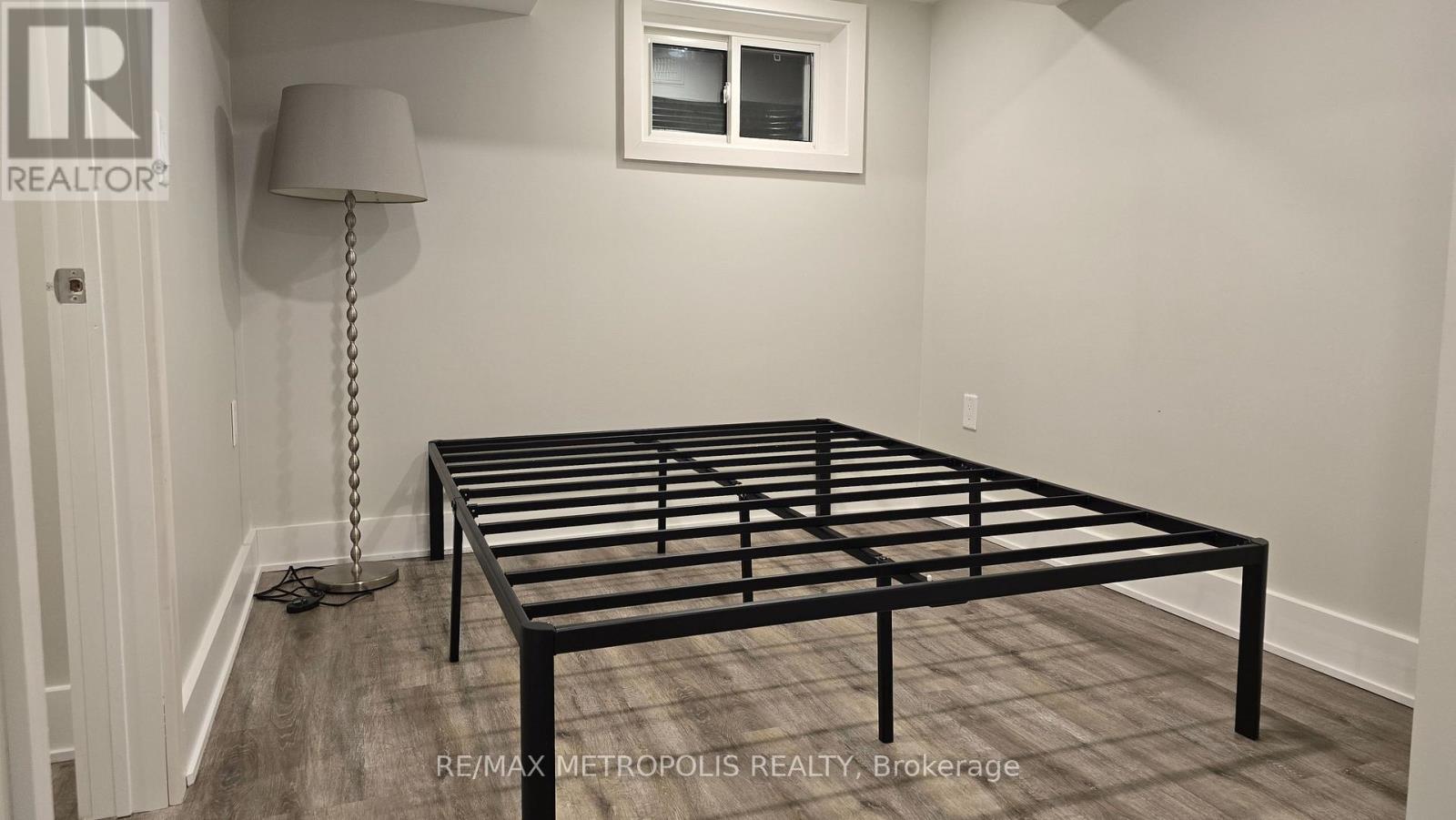 Bsmt - 32 Tower Drive, Toronto (Wexford-Maryvale), Ontario  M1R 3N9 - Photo 5 - E12033028