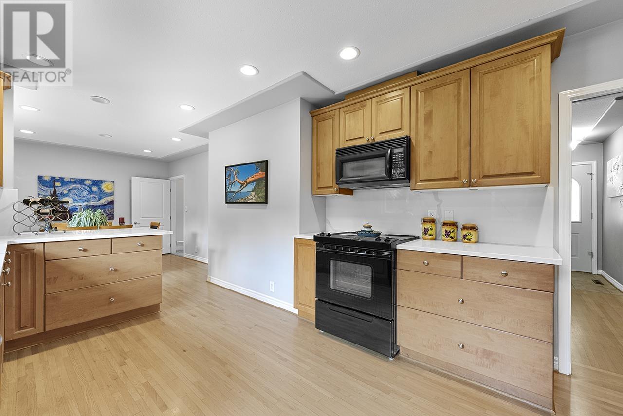 Property at 5537 RUGBY STREET image 5